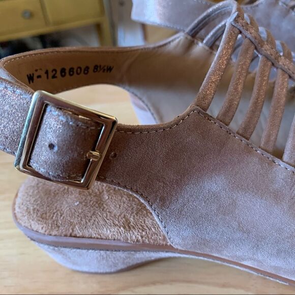 Walking Cradles Karina Slingback Sandals Cipria Metallic Suede 8.5W Not Worn - Picture 4 of 9